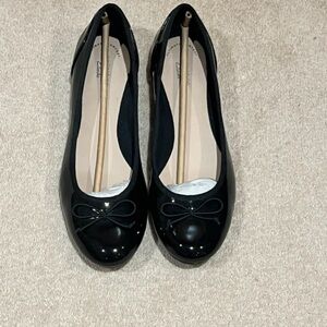 Clarks Glossy Black Flats with Bow